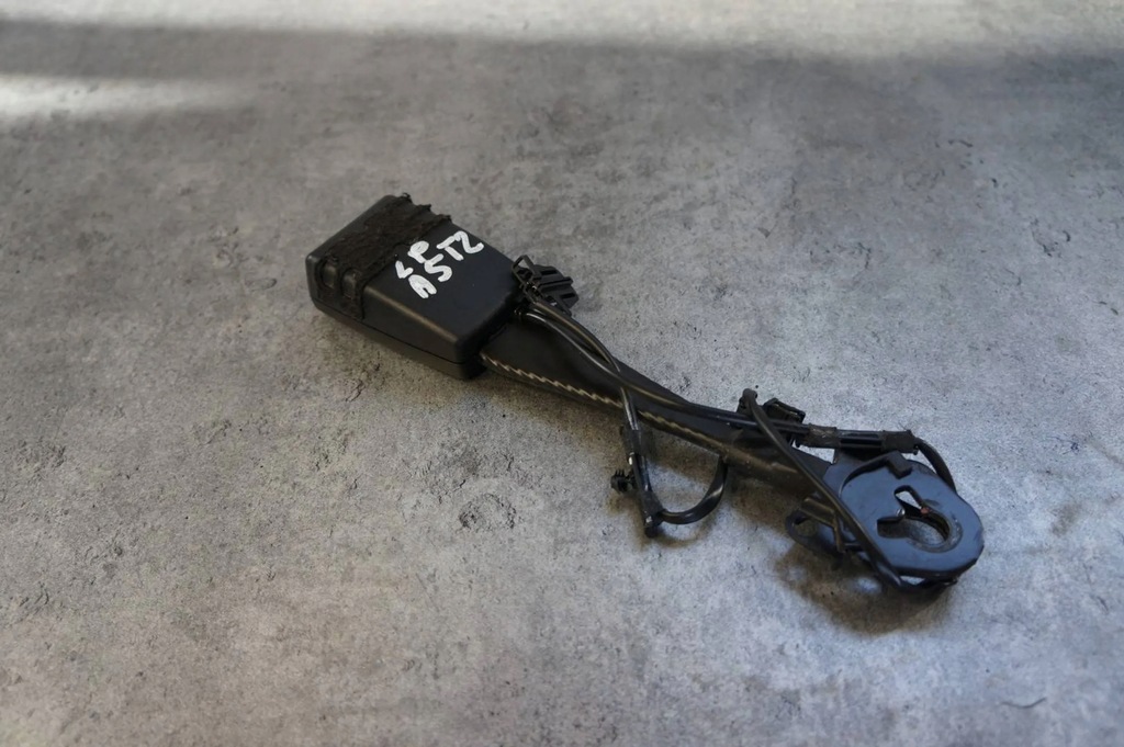 фото №1, Клипса поперечина пряжка левый перед audi a5 8t lift