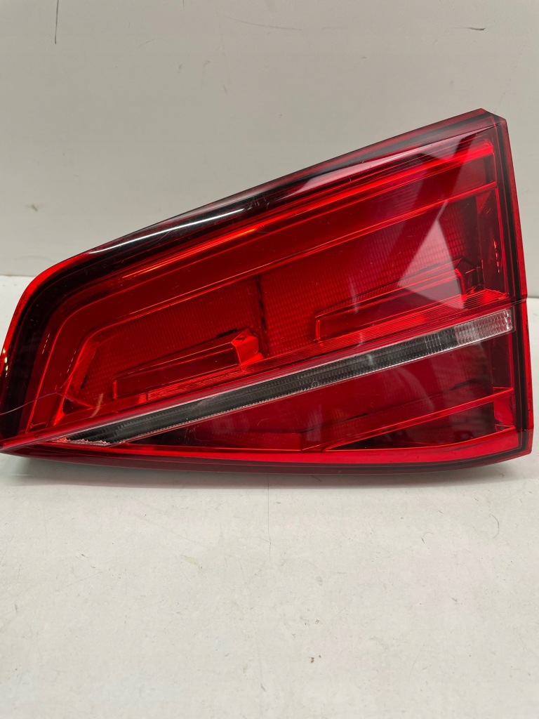 фото №1, Vw jetta 5c6 лампа правая 5c6945308f