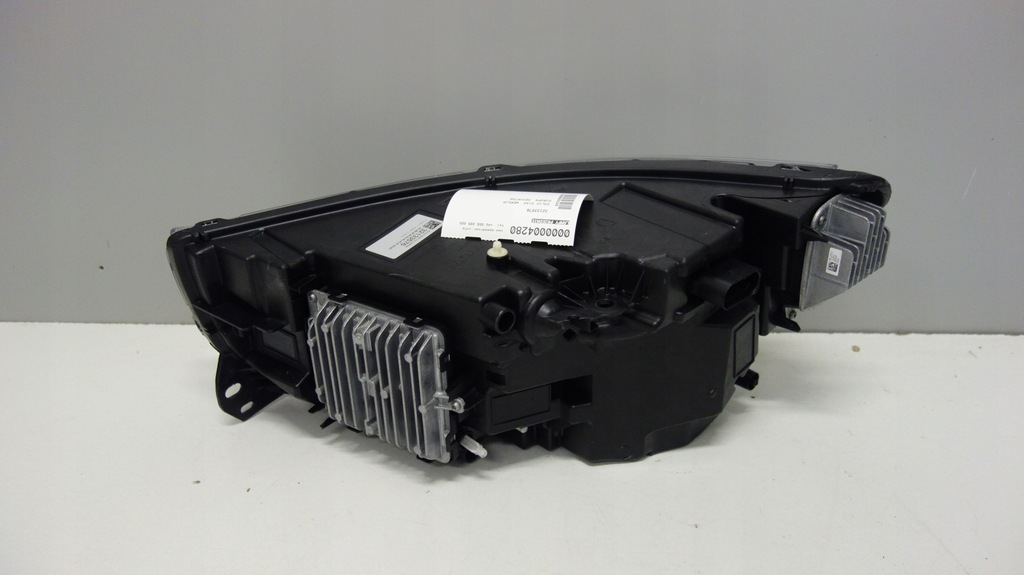 фото №3, Volvo xc40 ii лампа правая led uk rhd 32133576