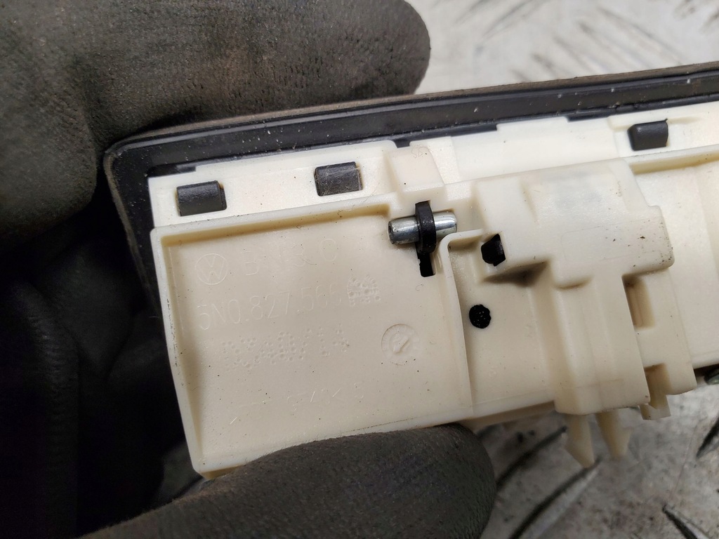 фото №6, Audi q3 8u 5n0827566aa с задний ручка