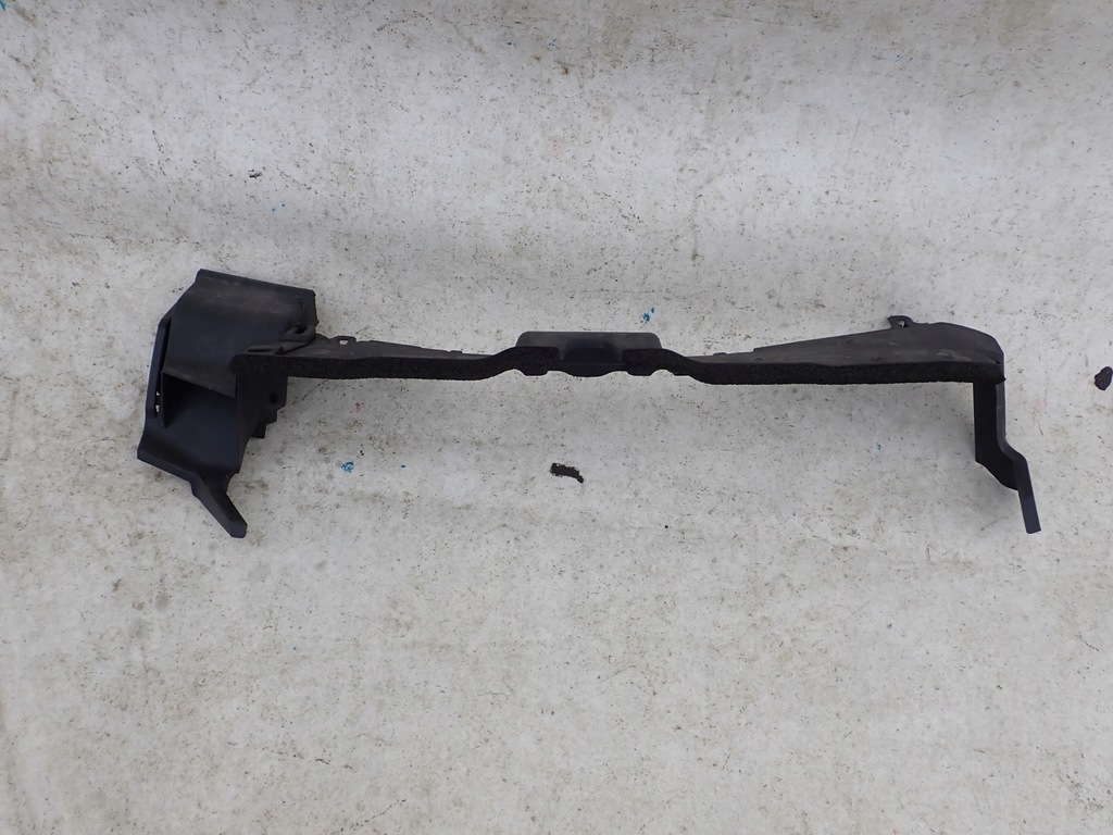 фото №1, Toyota yaris iv hybrid 20- pas передний góra поперечина