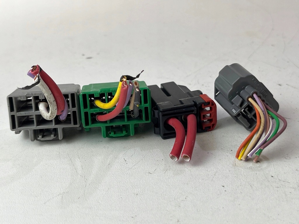 фото №6, Разъёмы штекер колодка коробка предохранителей usm 2010 renault kangoo iii