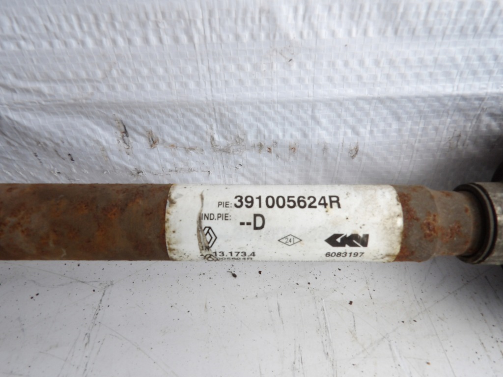 Привідний вал правий renault 391005624r Ціна