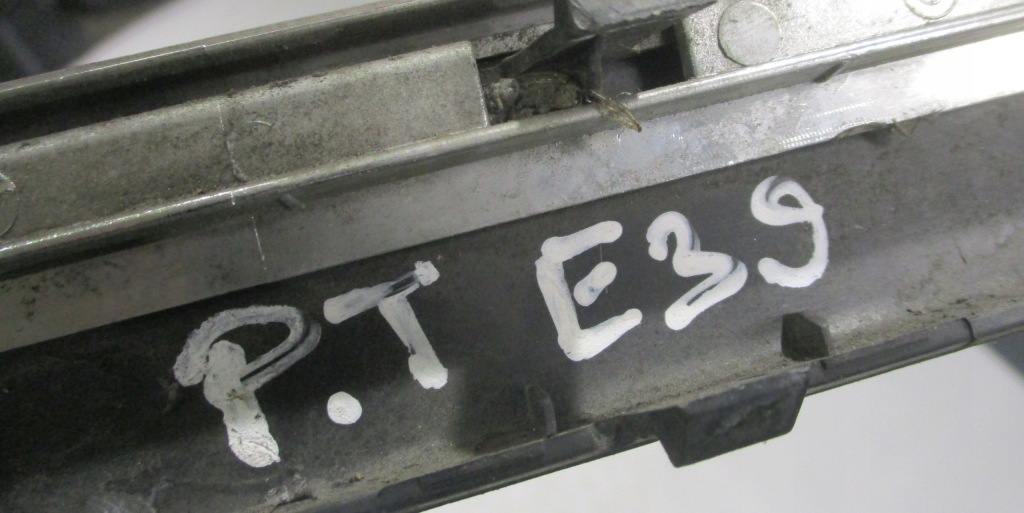 Молдинг бампера задний  задняя левая левый правая правый комплект bmw e39 Киев