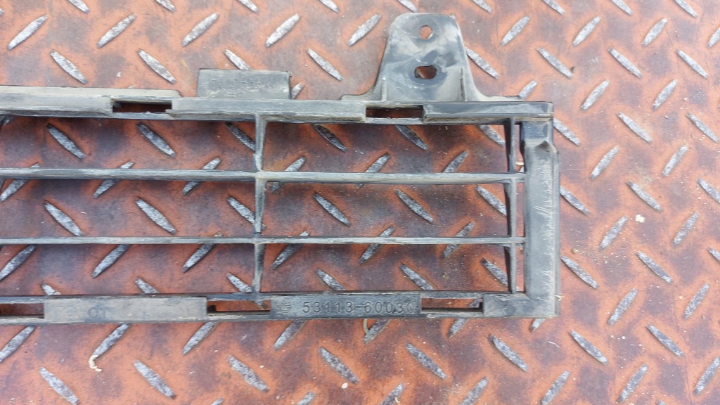 Молдинг решётка бампера левая левый перед toyota land cruiser 07- Доставка