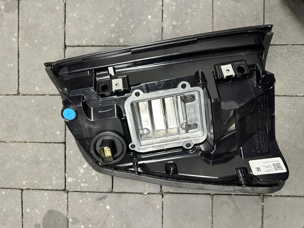 Dodge ram фара правая  задний led 2019- черная Оригинал