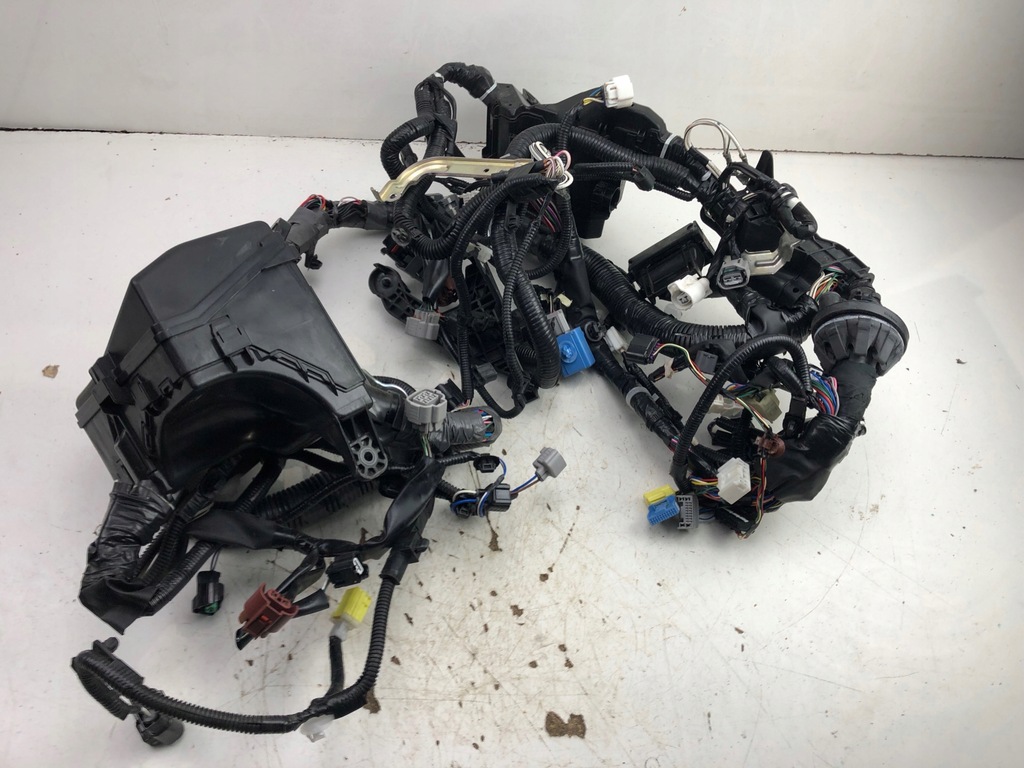 фото №5, Toyota yaris iii жгут отсек двигателя 1.5 hybrid