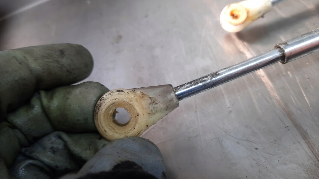 фото №10, Троси перемикання передач 1k0711266r/265r vw golf v 1.6 mpi