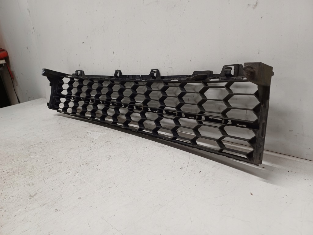 фото №15, Решётка средняя бампера + молдинг skoda superb iii