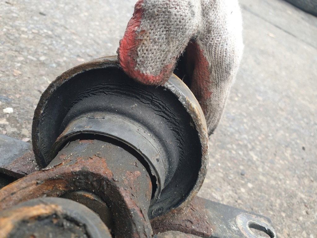 фото №6, Wał привідний audi a8 d2 2.5 tdi 4d0521101b