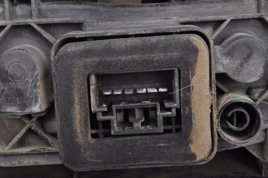 фото №8, Peugeot bipper лампа правая задняя правый задняя 01353205080e