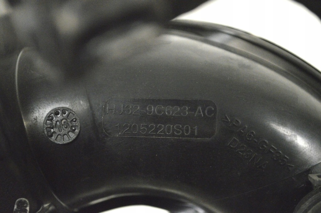 Jaguar e-pace 2019 часть трубы впуска воздуха Недорого