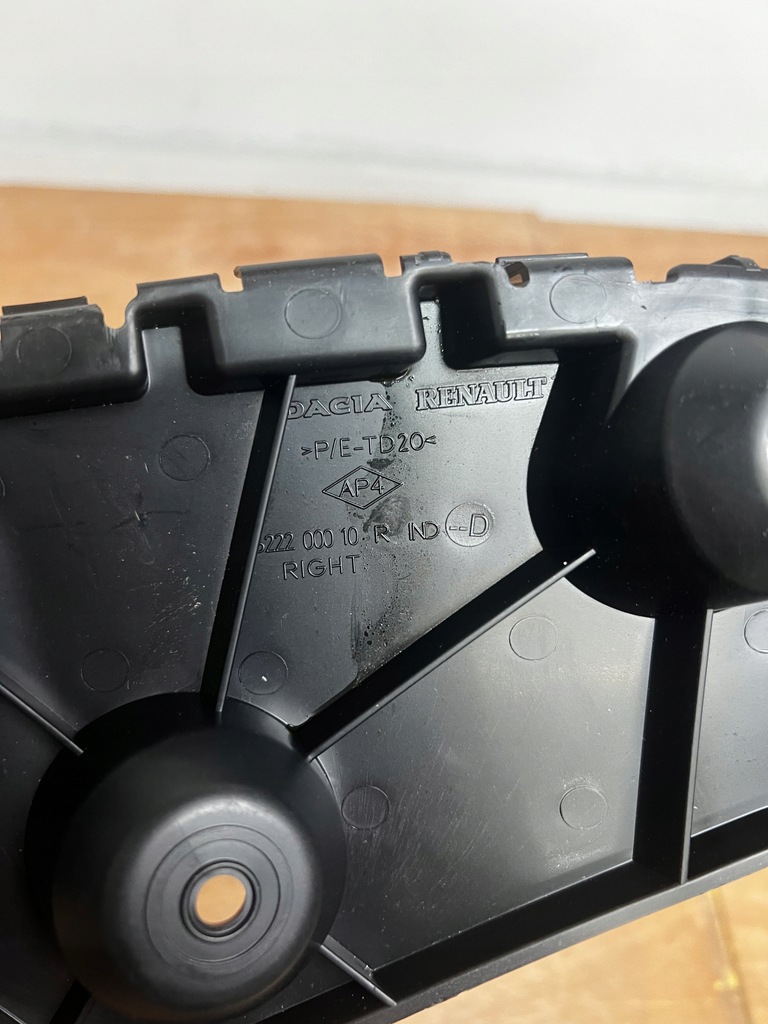 фото №11, Dacia duster i 1 2009 - 2017 напрямна кронштейн бампера задня правий 622200010r