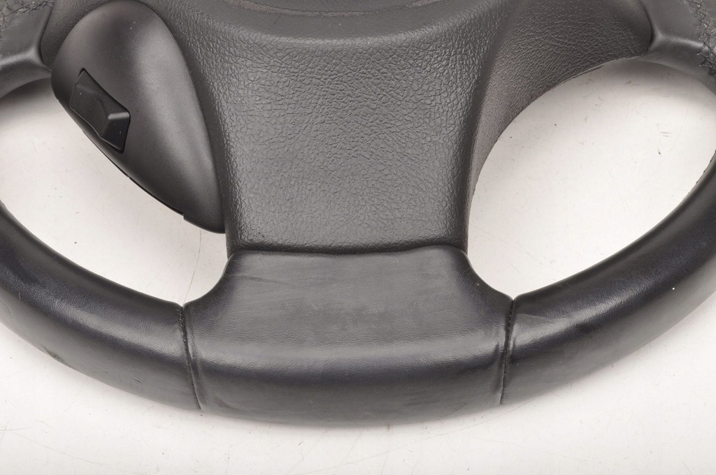 фото №15, Aston martin db9 повітропровід шкіряний багатофункціональний