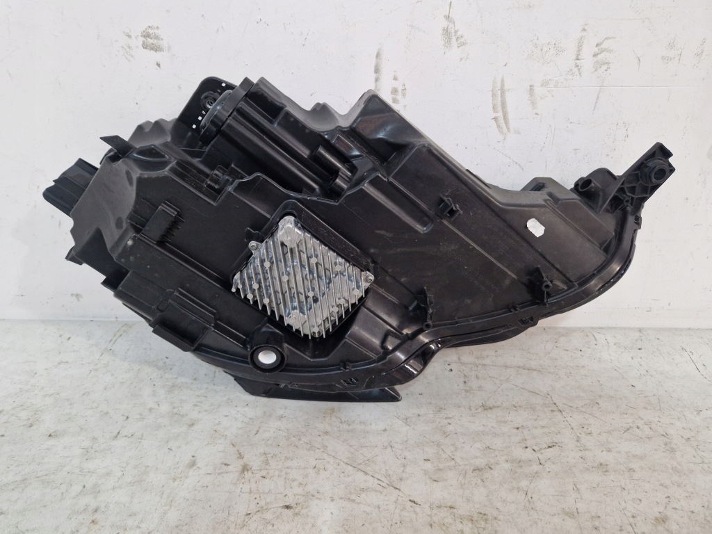 Audi a3 8y фара левая перед full led 8y0941033 с Разборки