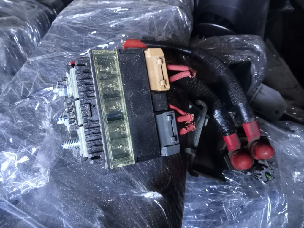 фото №1, Клема плюсова корпус запобіжників renault kadjar