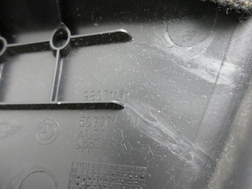 фото №9, Mini countryman s r60 обшивка багажника правый 9812318