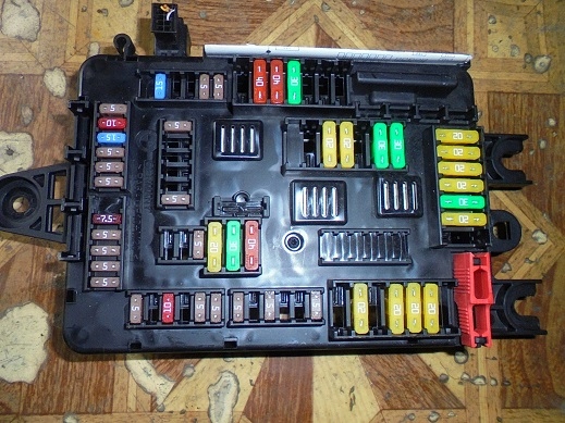 фото №1, Bmw 3 f30 f31 коробка запобіжників 9389070 01