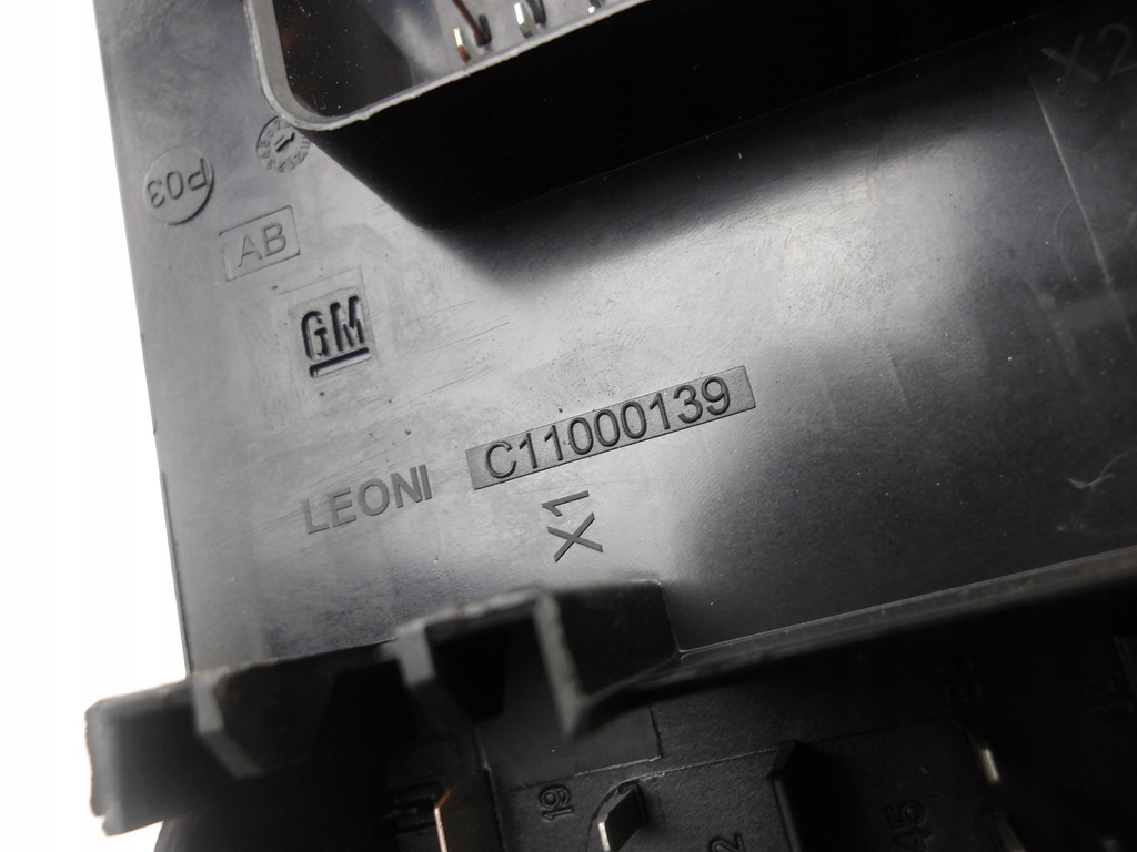 фото №10, Opel astra j 09-15 1.6 cdti коробка запобіжників c11000139 оригінальний номер