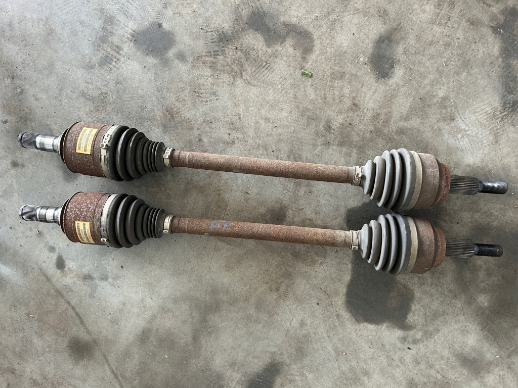 Купить Jeep grand cherokee wk2 приводной вал правая правый  левая левое  задняя задняя