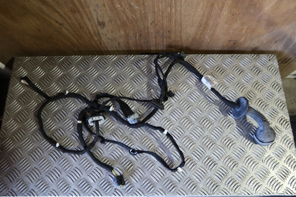 фото №1, Жгут дверь правый задняя citroen c5 iii 9684768080