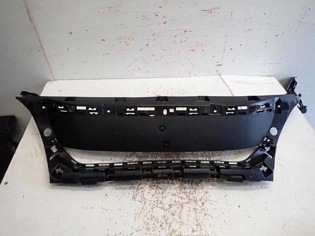 фото №1, Решётка радиатора peugeot 3008 5008 ii 2016- 9814278877