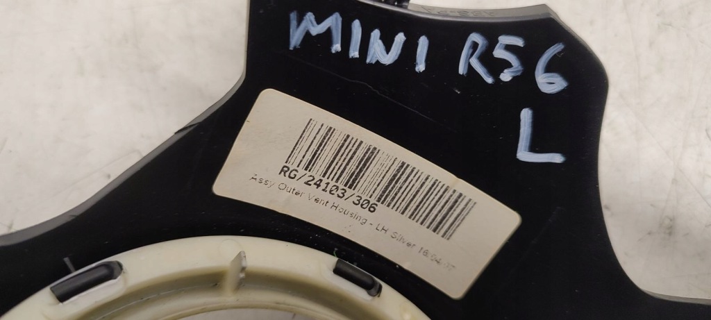 Решётка обдув левая mini r56 1,6 vti в Украине