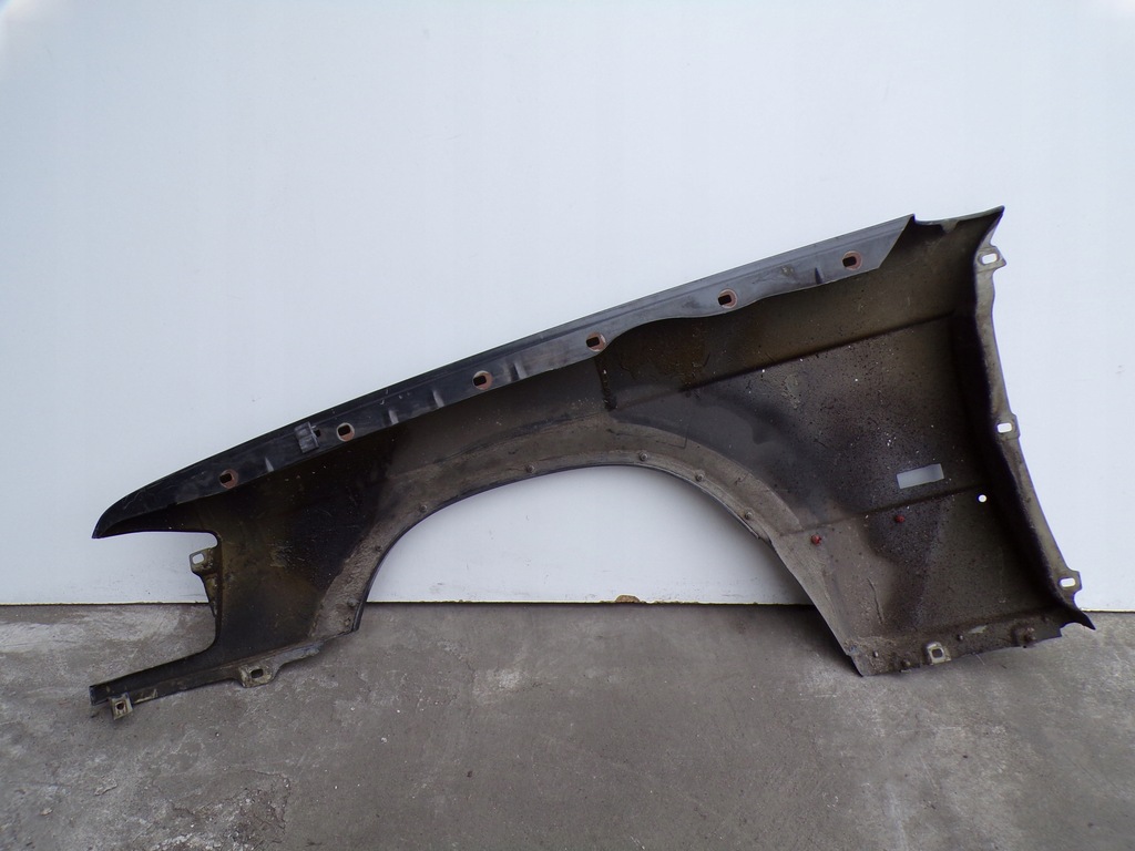 фото №11, Крыло правый перед mercedes w201 190 2.3 16v + молдинг