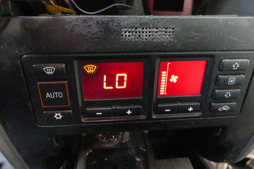 фото №7, Панель обдув audi a3 8l 8l0820043m