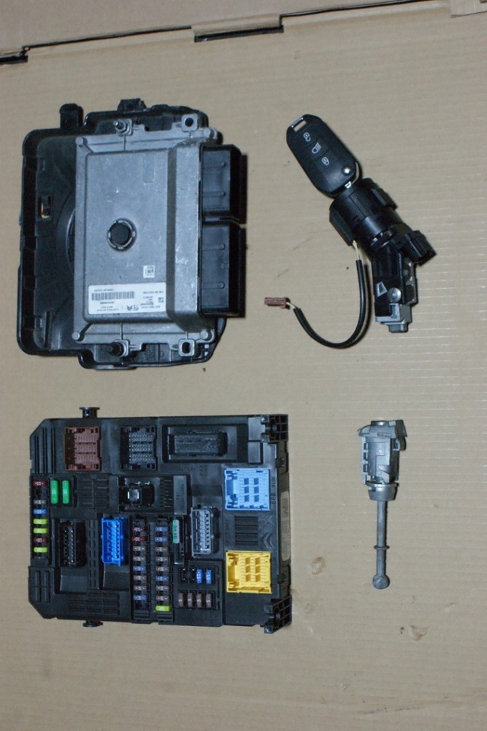 фото №1, Citroen c3 iii 1.2 vti бортовий комп'ютер замок запалювання набір