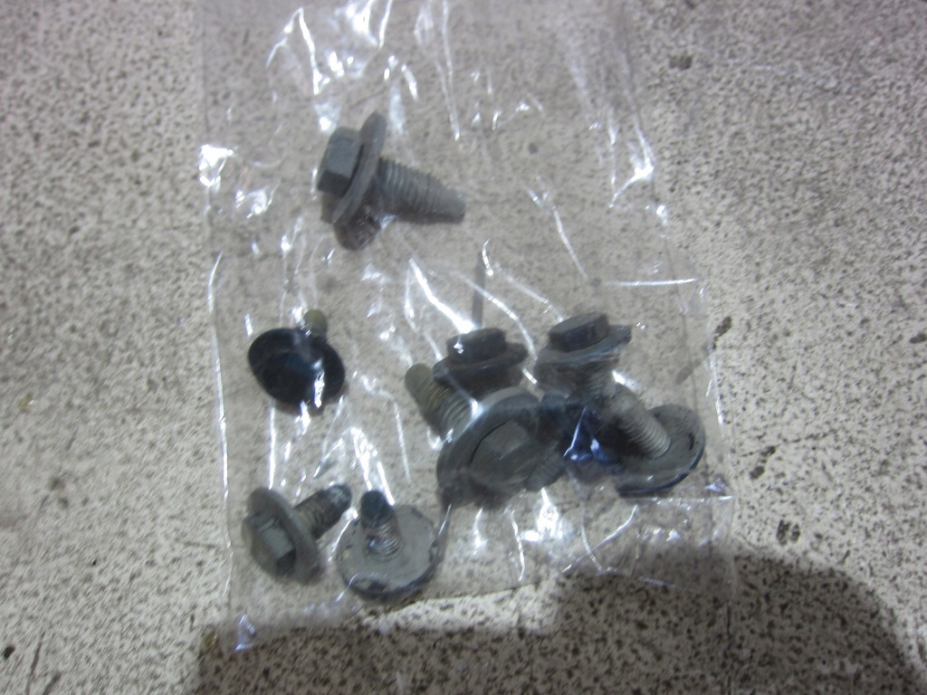 фото №10, Bmw x1 f48 кронштейн крыла правый перед правая сторона 41007355992 7427130