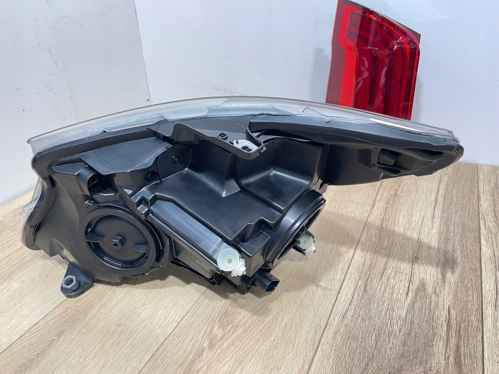 фото №11, Лампи перед + задня led звичайне na led ils mercedes v klasa vito w447