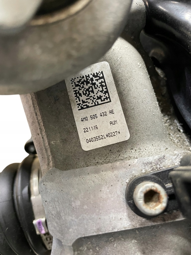 Підвіска праве  задні поворотний кулак амортизатор привідний вал важелі audi q7 4m0 Оригінал