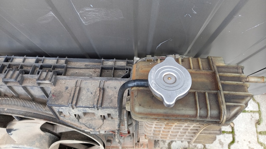 Радіатор води mercedes benz vito 00r в Україні