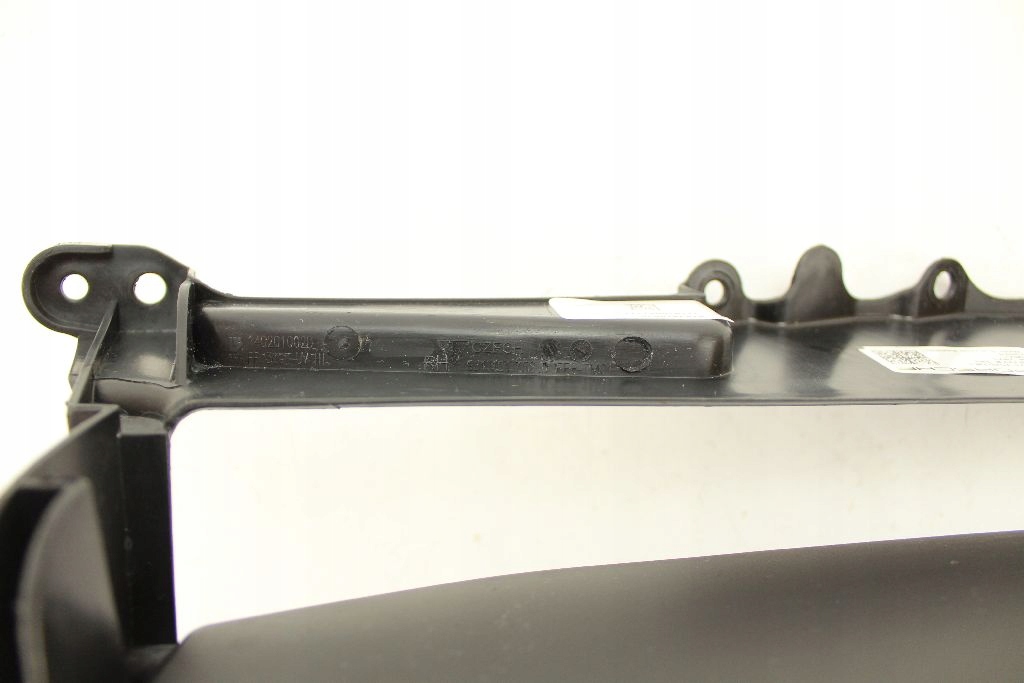 фото №13, Решётка бампера porsche taycan правая 9j1121754dok1