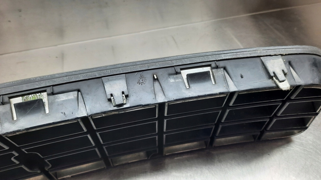 фото №15, Решітка радіатора решітка радіатора 8620641 volvo xc90 02-14r пошкоджений