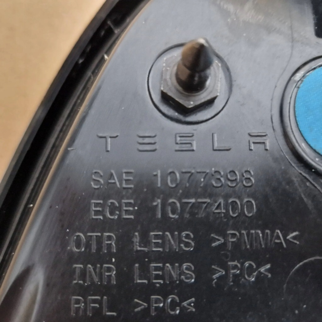 Купить Фара led правый задний  tesla 3 17-23 идеальная