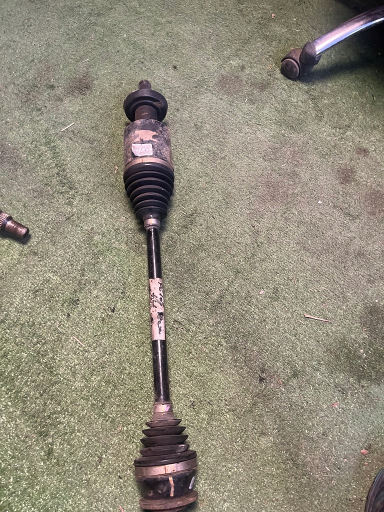 фото №1, Jeep cherokee 2.2 mtj 1półoś левая задняя 68292313ab