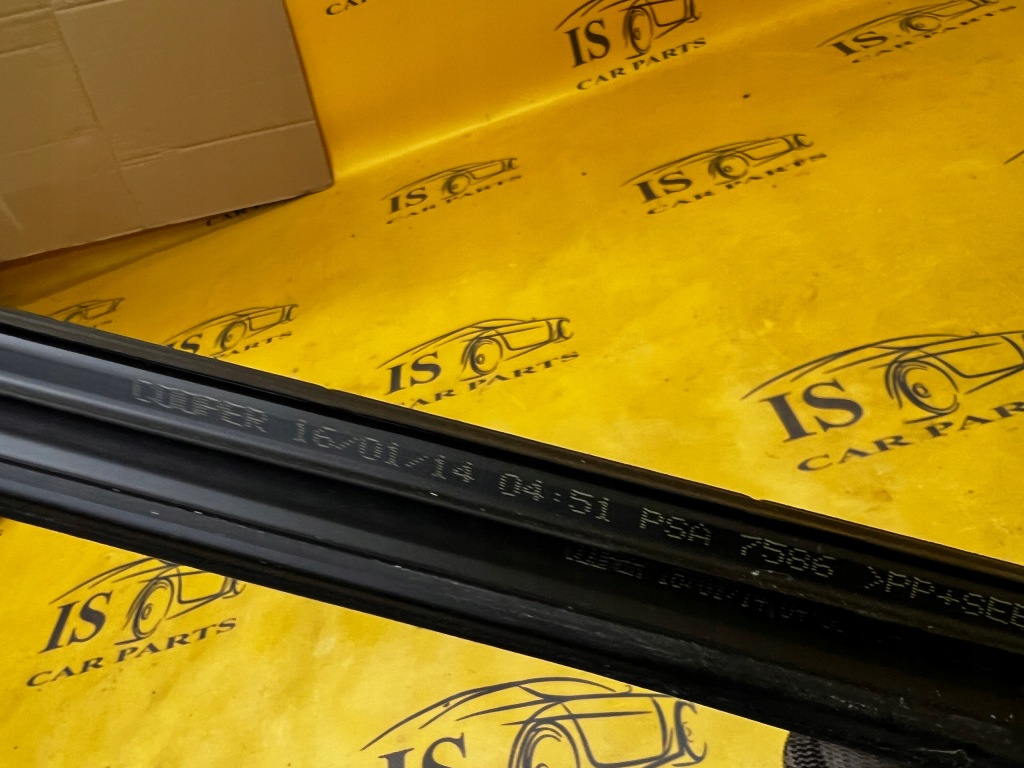 фото №7, Молдинг ущільнювач прокладка двері правий перед peugeot 308 ii t9