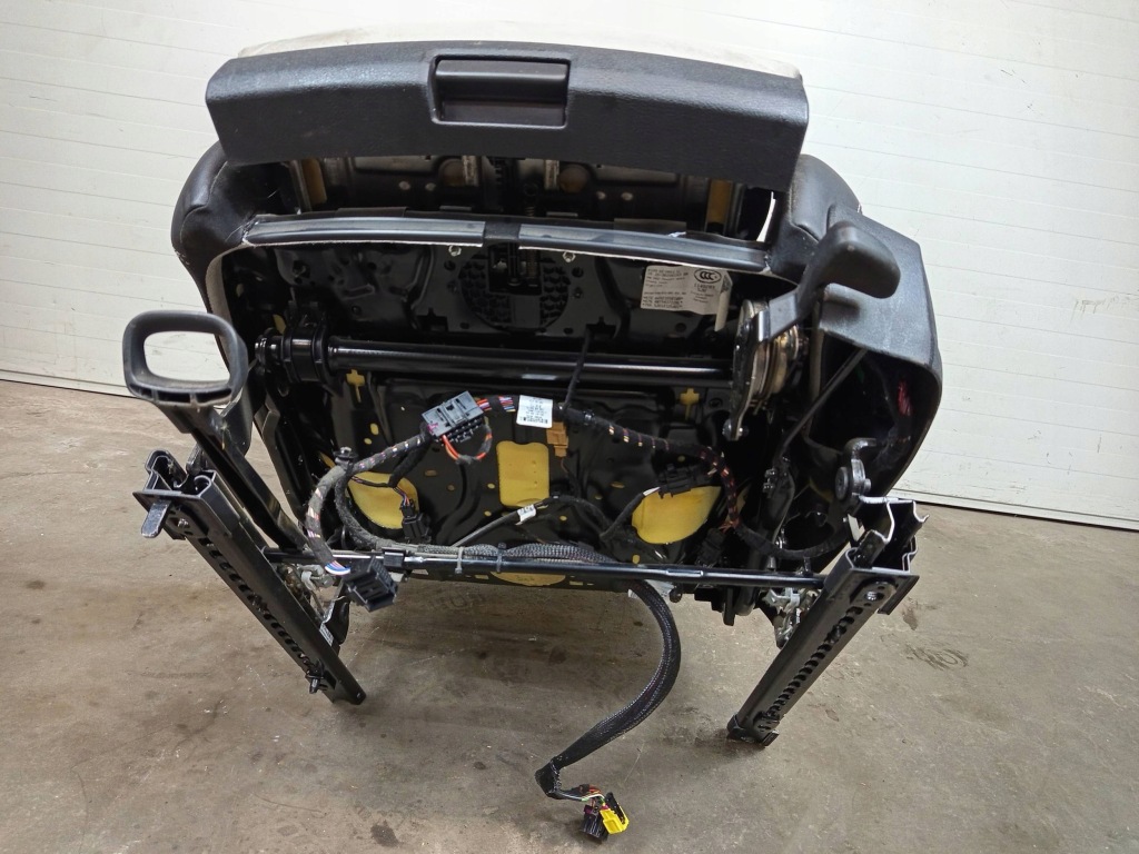 фото №8, Сидіння салон заднє сидіння напівшкіра vw passat b8 kombi підігрів масаж europa