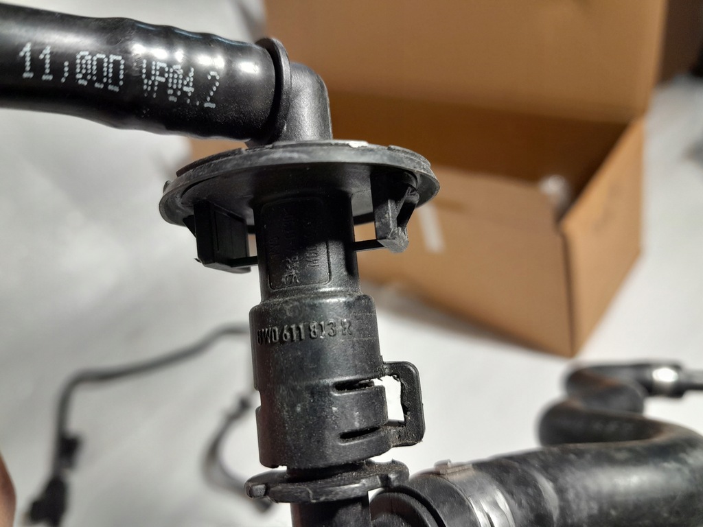 фото №5, Audi a4 b9 шланг дроти вакууму 8w0611813r