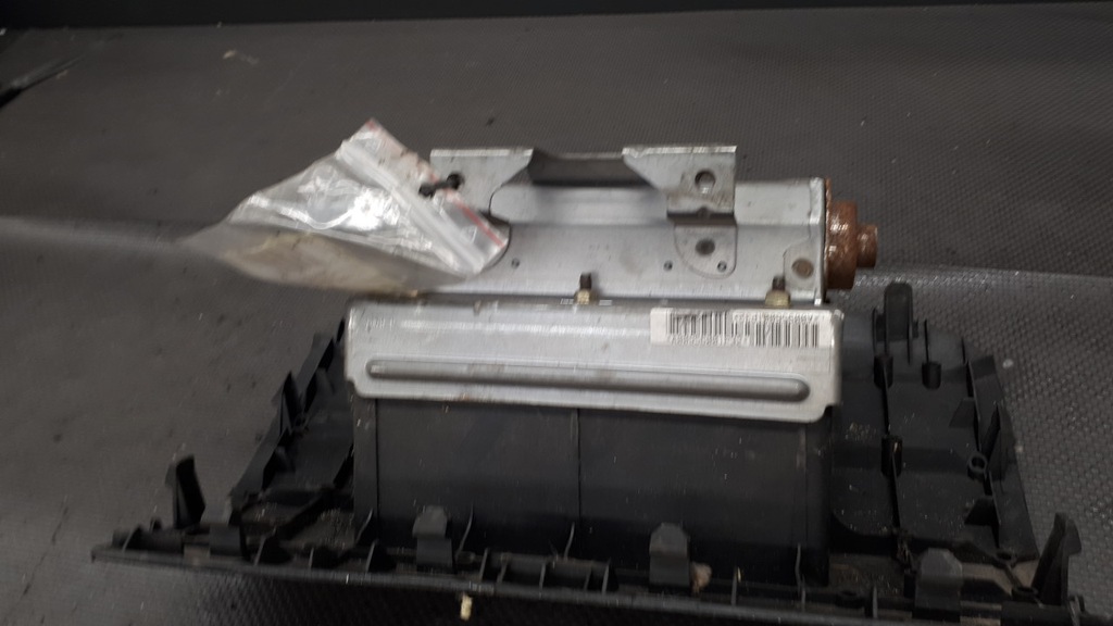 фото №6, Подушка безопасности пассажира mitsubishi pajero ii