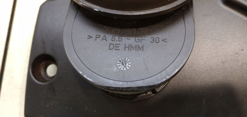 фото №3, Крышка клапанов a3 8l fl 1.9 tdi asz 038103469r