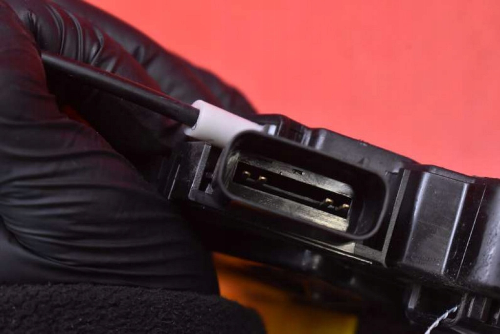 фото №7, Замок дверь правый перед передний eu 81320-a2310 kia ceed 2 ii 15-18