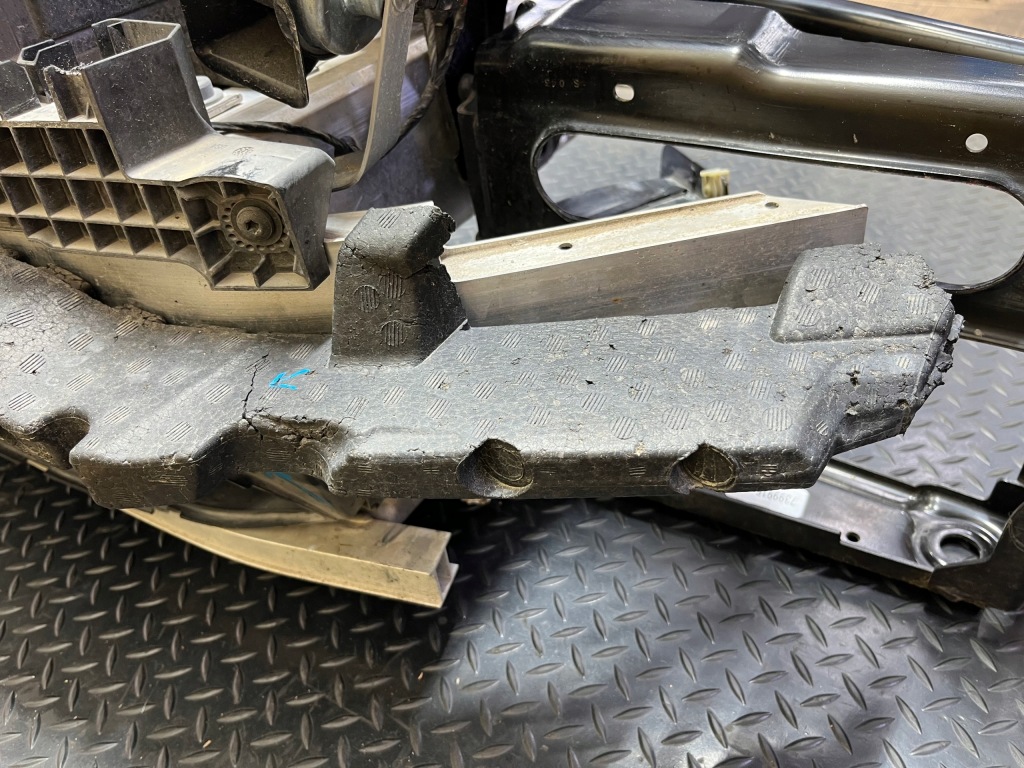 Комплектний  ремінь передній балка радіатор вентилятор bmw x4 g02 mapak m40ix b58 Доставка