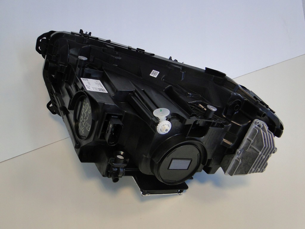 фото №16, Mercedes eqb x243 243 лампа передня права led