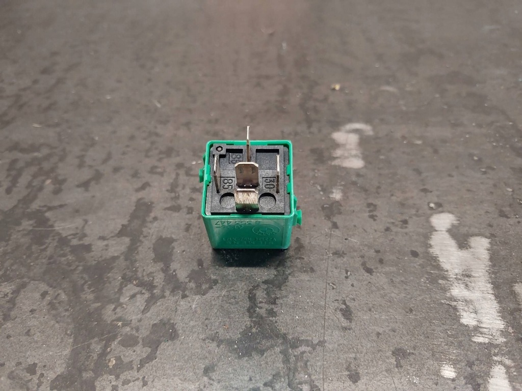 Реле bmw 3 e36 8353447 61368353447 Недорого