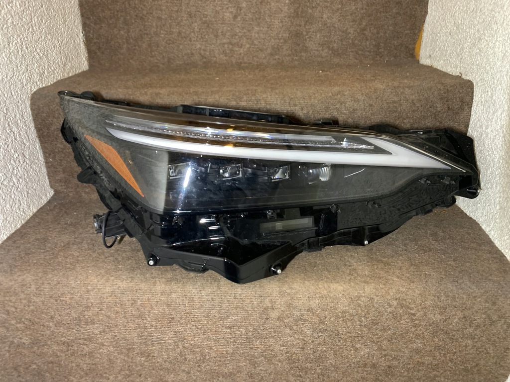 фото №1, Lexus nx lift лампа права