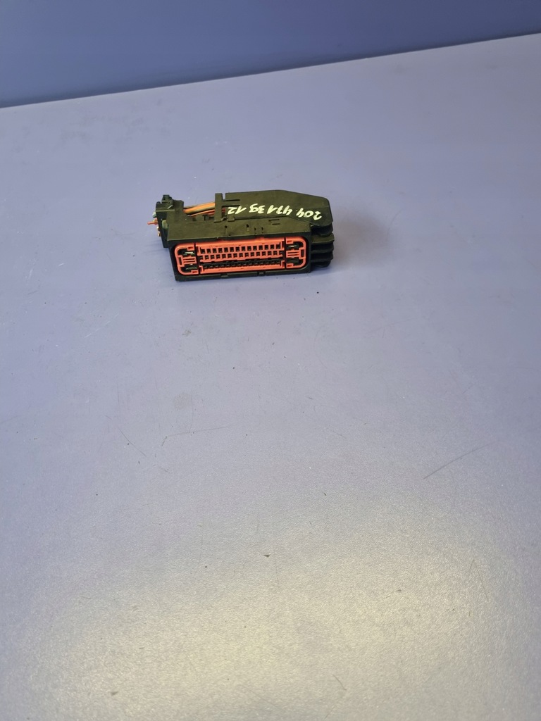 фото №1, Штекер насоса abs mercedes a2044313912