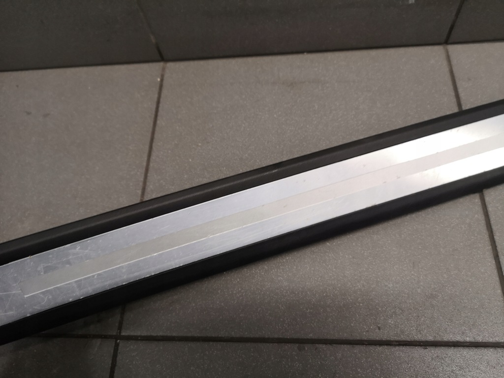 фото №5, Молдинг порог правый перед audi a4 b7 8e0853374n